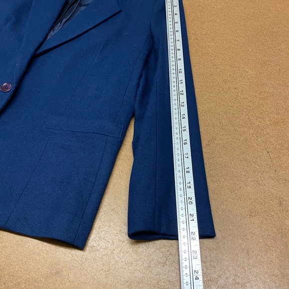 Women’s VINTAGE ‘80’s Blazer - Picture 6 of 7